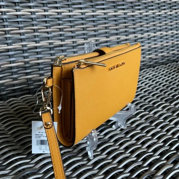 Michael Kors Jet Set Travel Marigold Double Zip Wristlet Leather